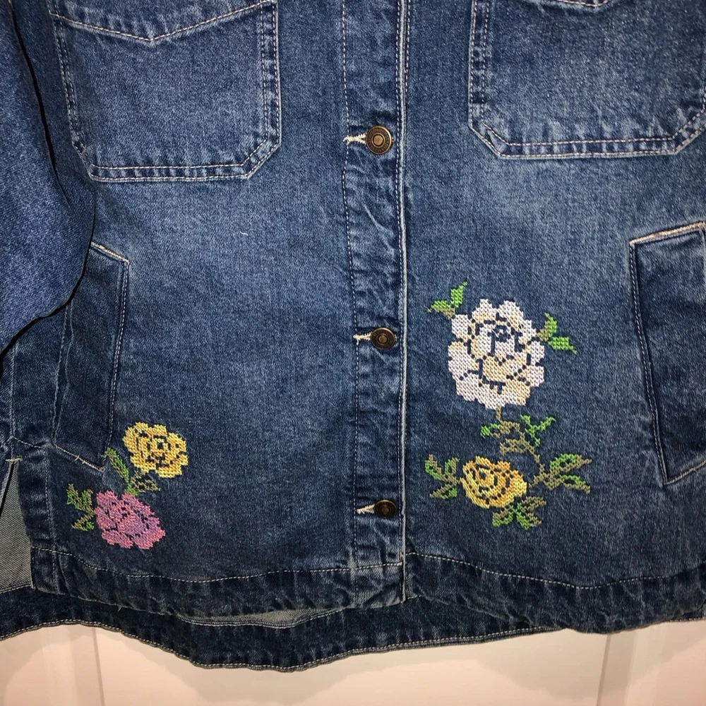 New Free People We The Free Madison City Embroidered Denim Jacket Chore Coat XS - Picture 9 of 11